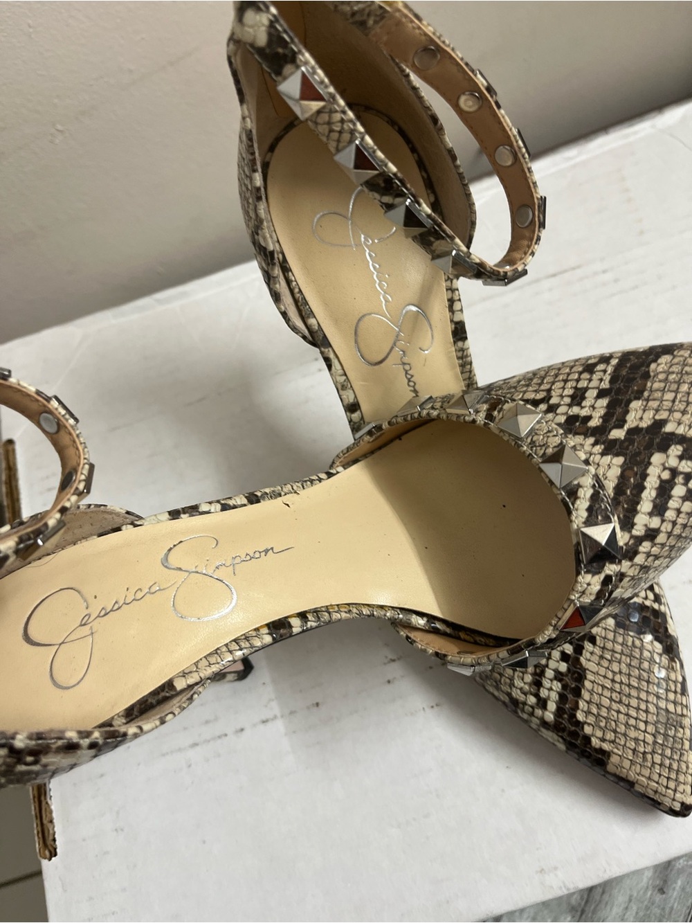 Jessica Simpson Snake-Print Pointed Toe Stud Ankle-Strap Pumps 7.5 - Picture 7 of 8